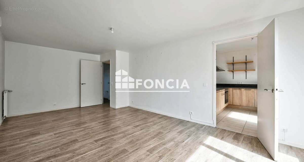 À vendre – Appartement 5 pièces de 95 m² avec exceptionnelle terrasse de 76 m² et 2 parking en sous-sol / DPE C - photo 3