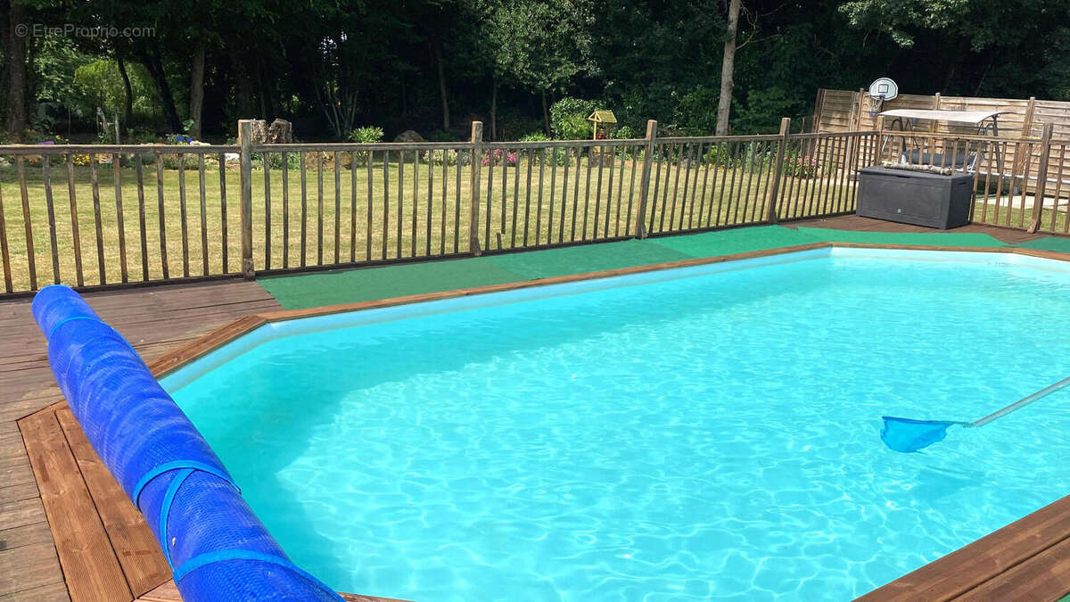 PISCINE - Maison à LORIGNE