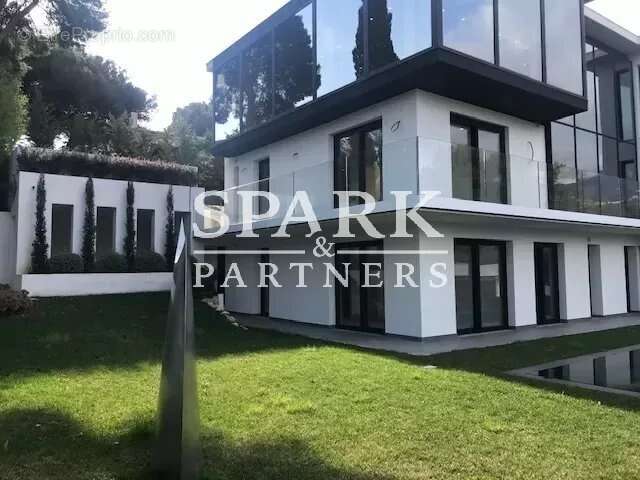 Maison à ROQUEBRUNE-CAP-MARTIN