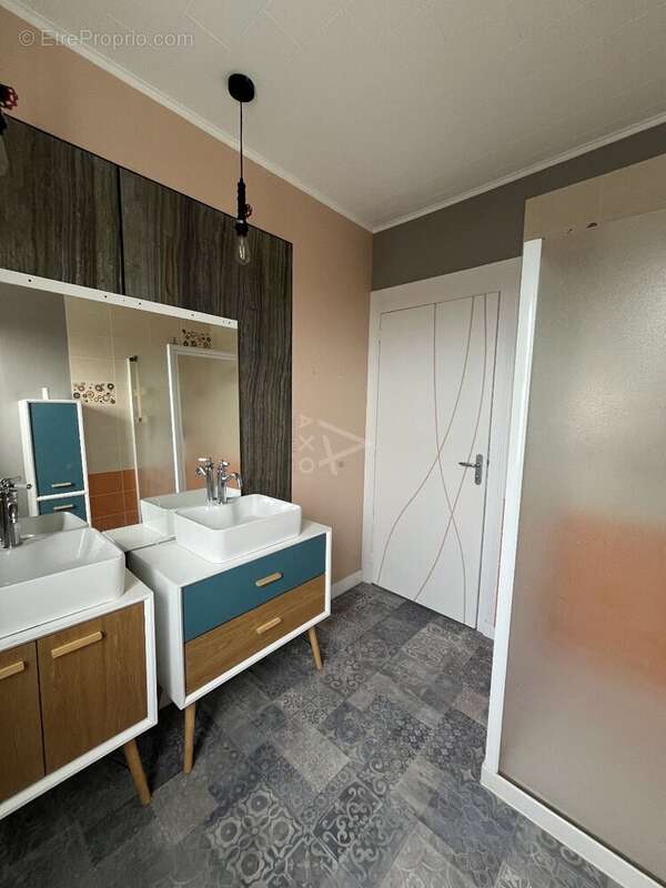 Maison à LES LANDES-GENUSSON