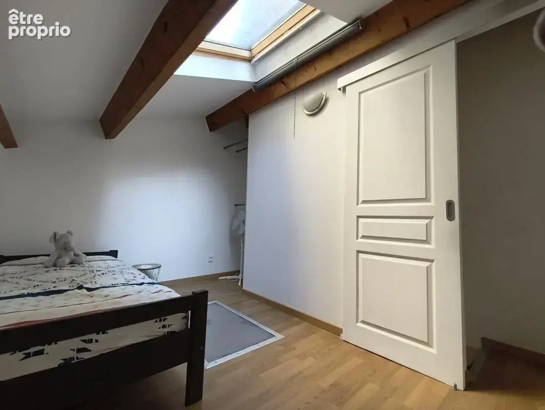 Appartement duplex  T3  avec balcon - proche gare - photo 8