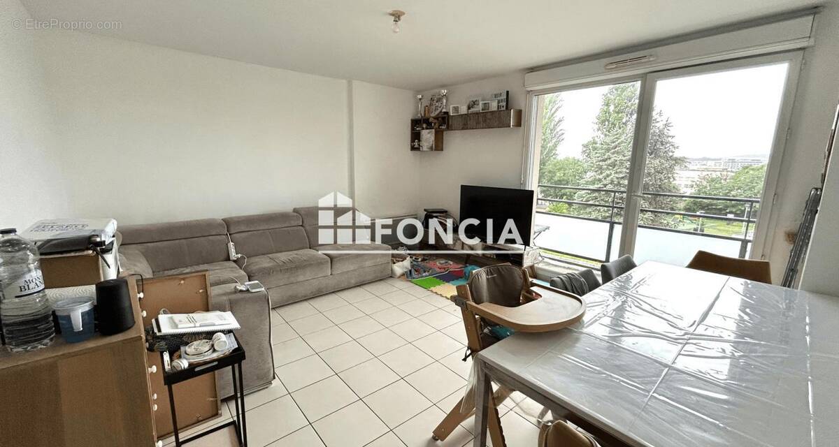 Appartement à L'HAY-LES-ROSES