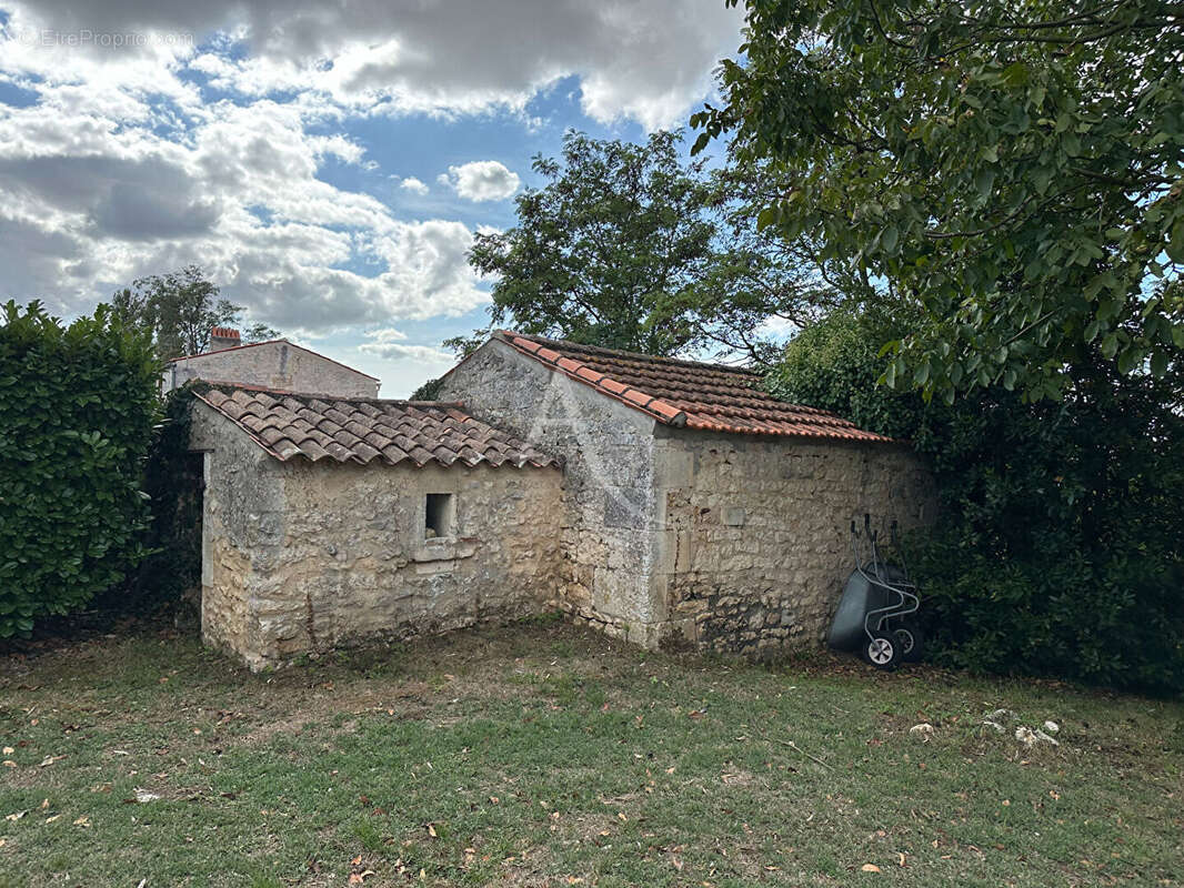 Maison à ECHILLAIS