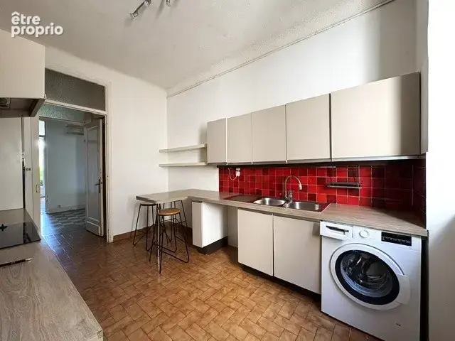 Cannes -charme et authenticite pour cet elegant appartement 2/3 pieces de 79m2 + cave dans immeuble bourgeois - photo 6