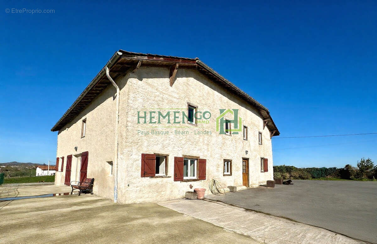 Maison à BEHASQUE-LAPISTE
