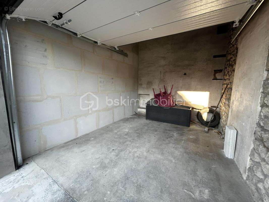 Parking à MORET-SUR-LOING