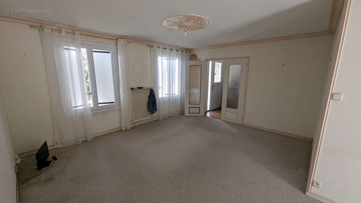 Magné plain pied 2 ch garage preau - photo 3