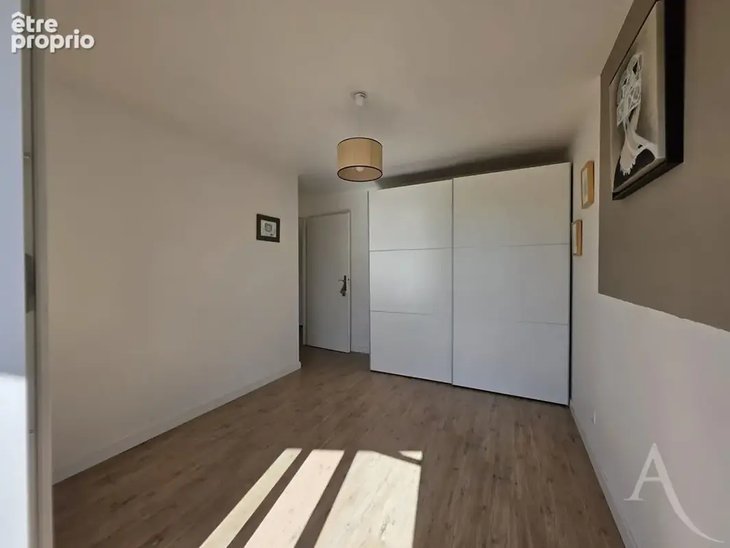 Mantes la Joie - Appartement T4 de 86.01 m² - 3 chambres - parking - proche gare - photo 8