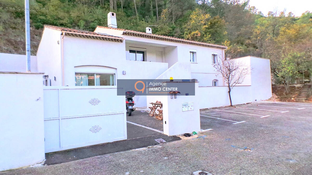 Maison à SOLLIES-TOUCAS