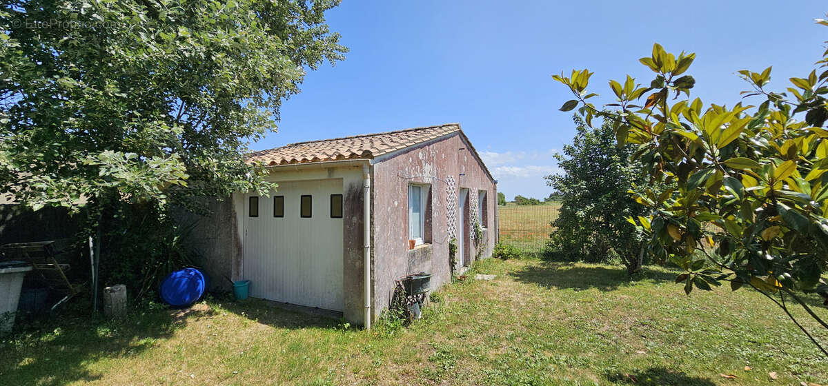 Maison à SAINT-CLEMENT-DES-BALEINES