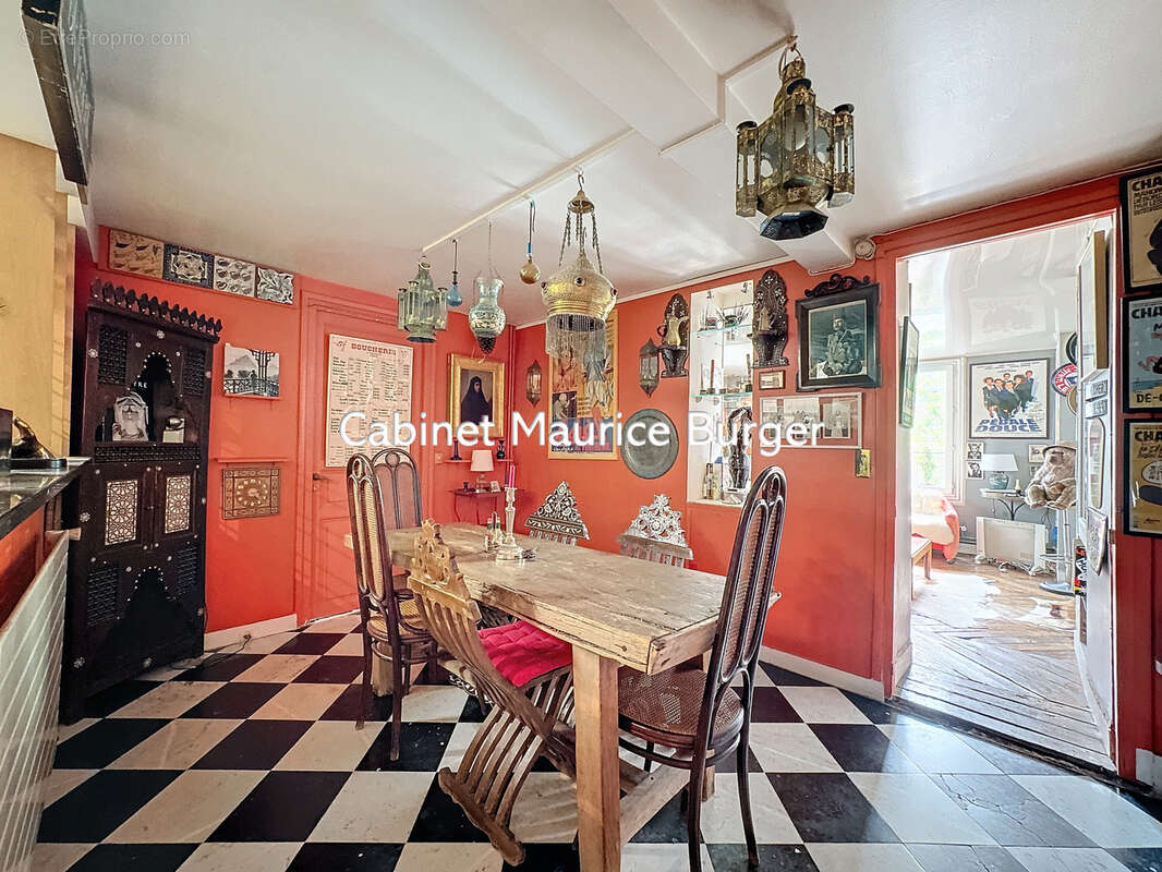 Appartement à PARIS-8E