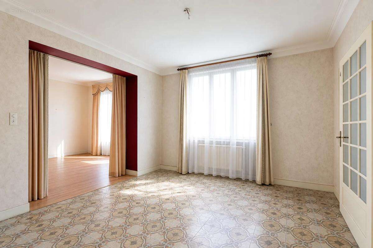 Maison de 195m² en vente à Poitiers Dunes/Dolmen - photo 12