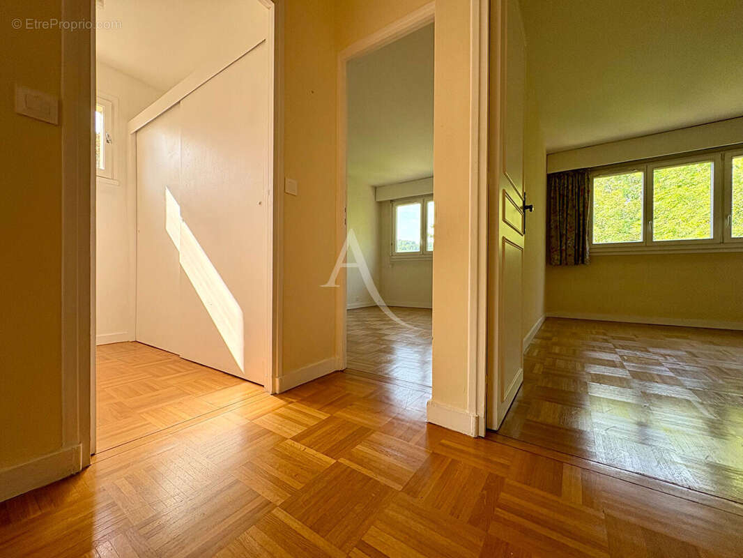 Appartement  5 pièce(s) 3 chambres à BURES SUR YVETTE - photo 12