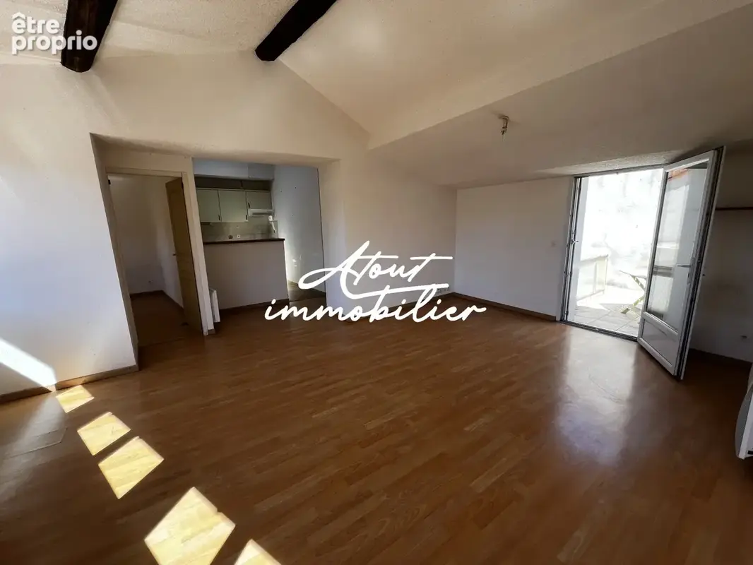 LODEVE - Appartement au dernier étage - photo 5