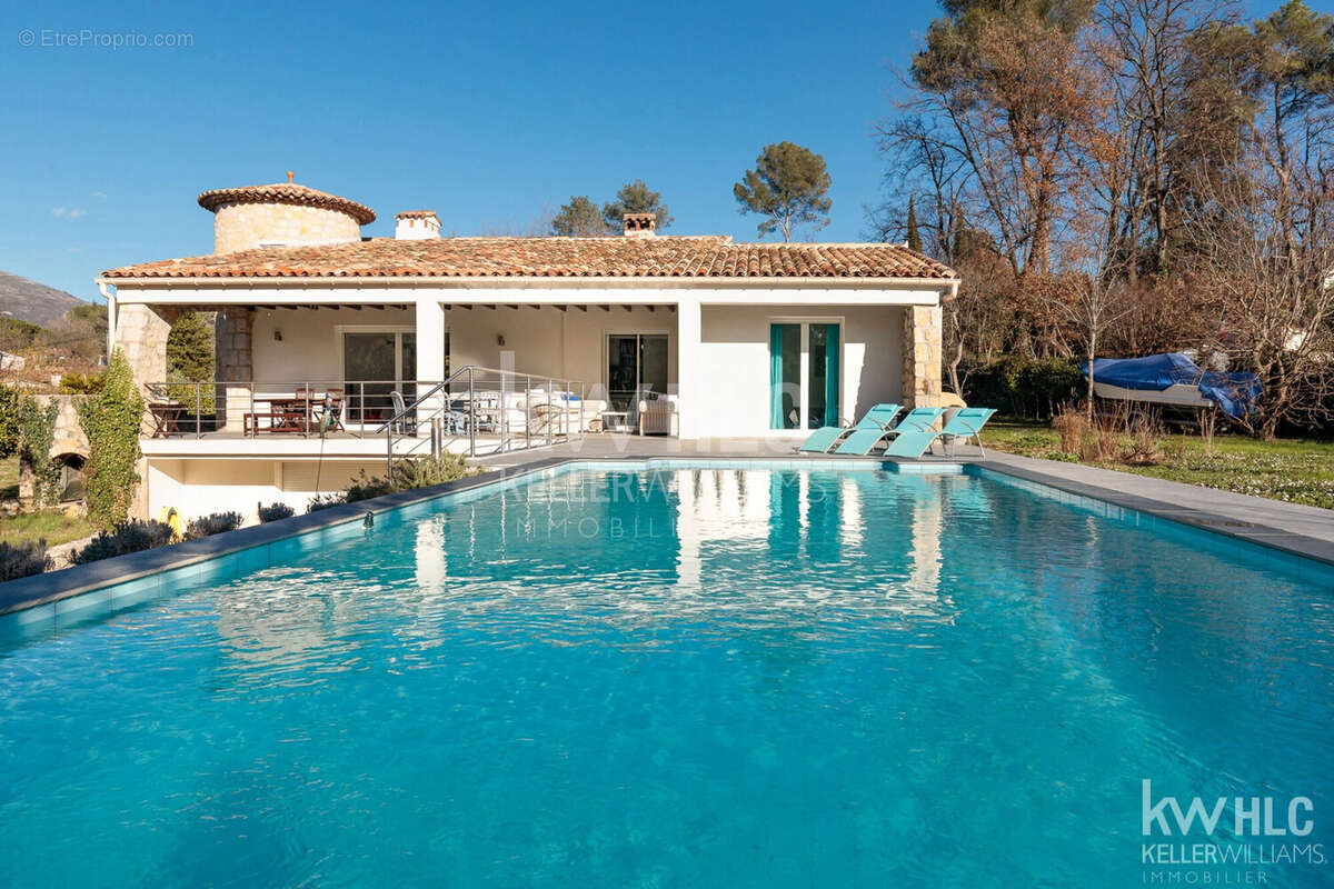 Maison à ROQUEFORT-LES-PINS
