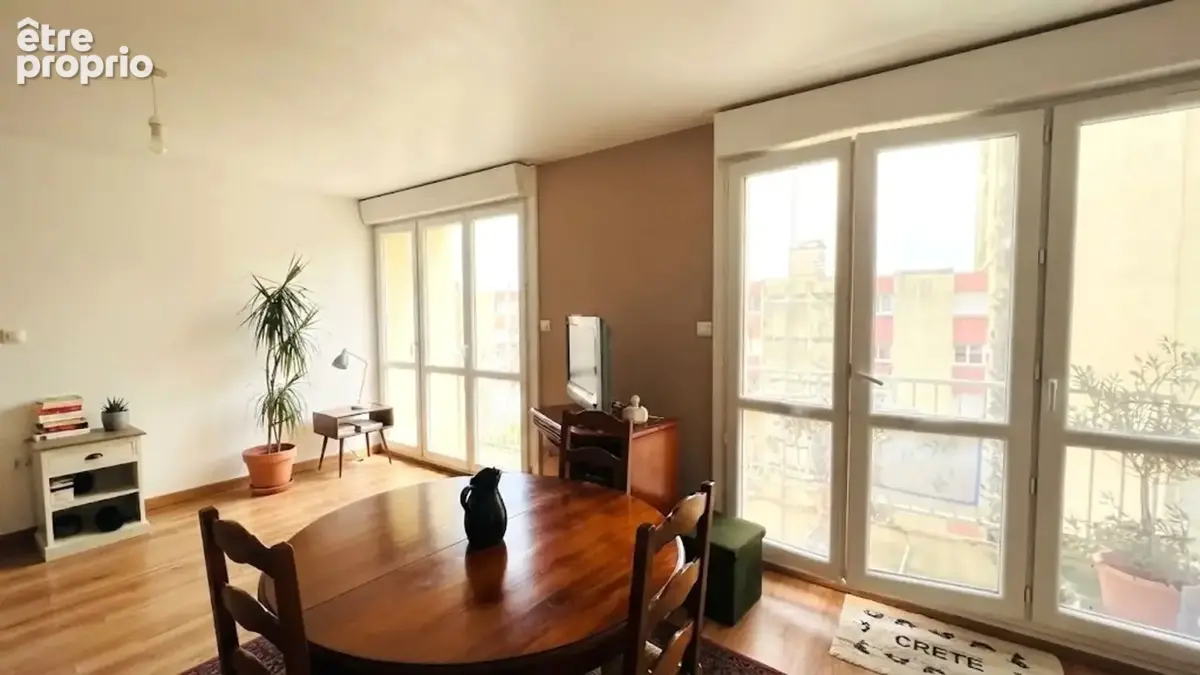 QUIMPER (29) — À VENDRE - Appartement T2 de 49 m² Au 3e étage avec ascenseur - Balcon - Cave - photo 2