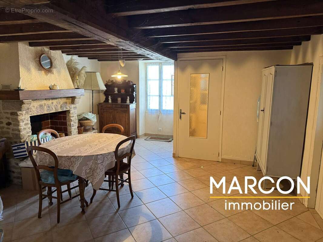 Maison à PIONNAT