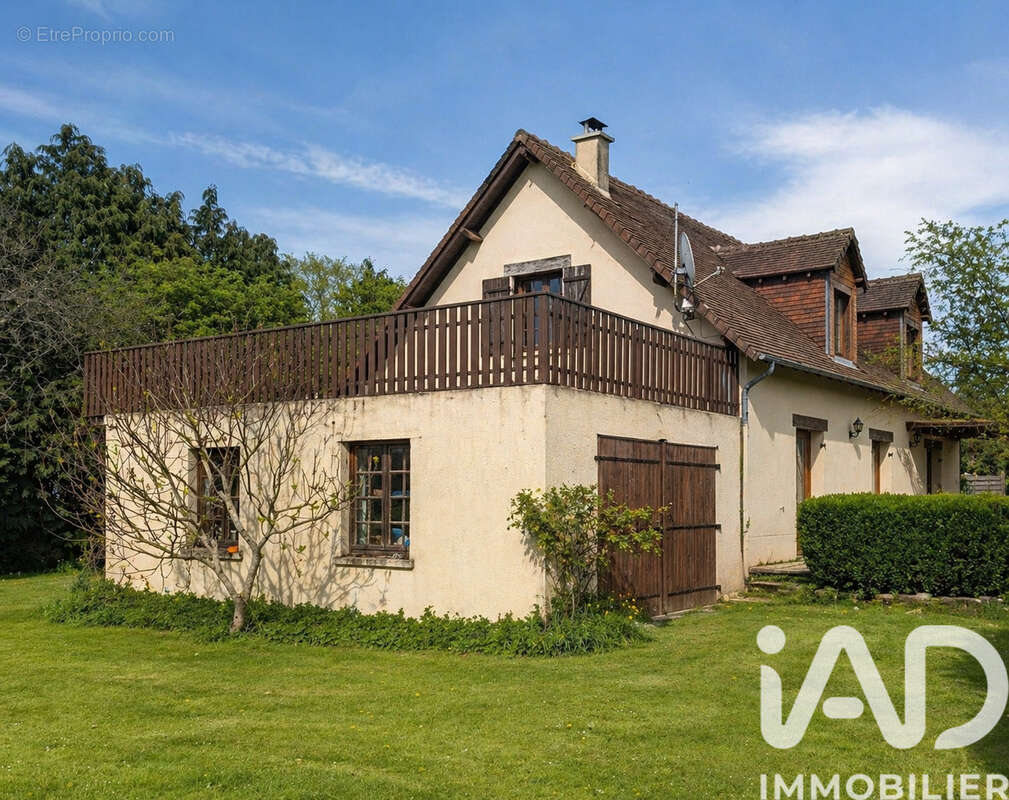Photo 2 - Maison à AZERABLES