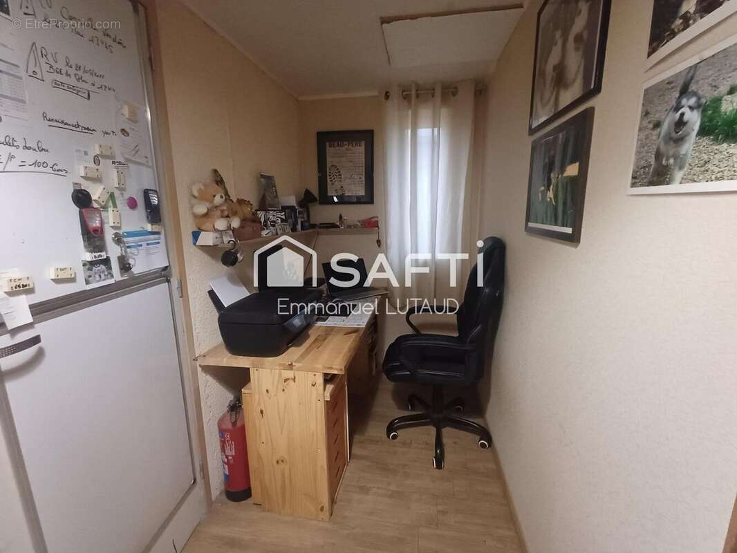 Photo 6