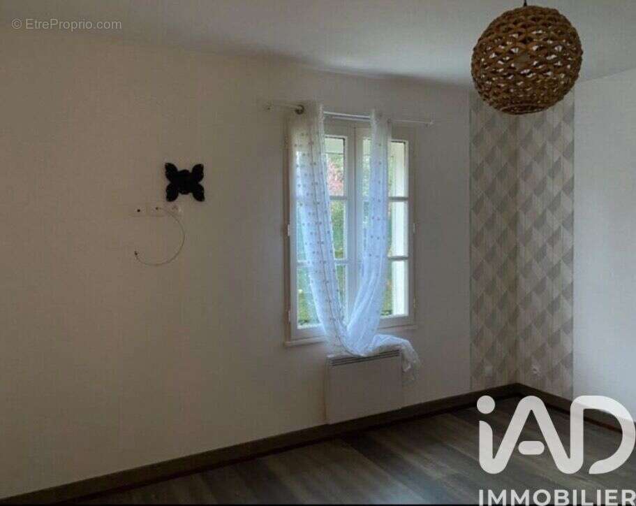 Photo 8 - Maison à ROULLET-SAINT-ESTEPHE