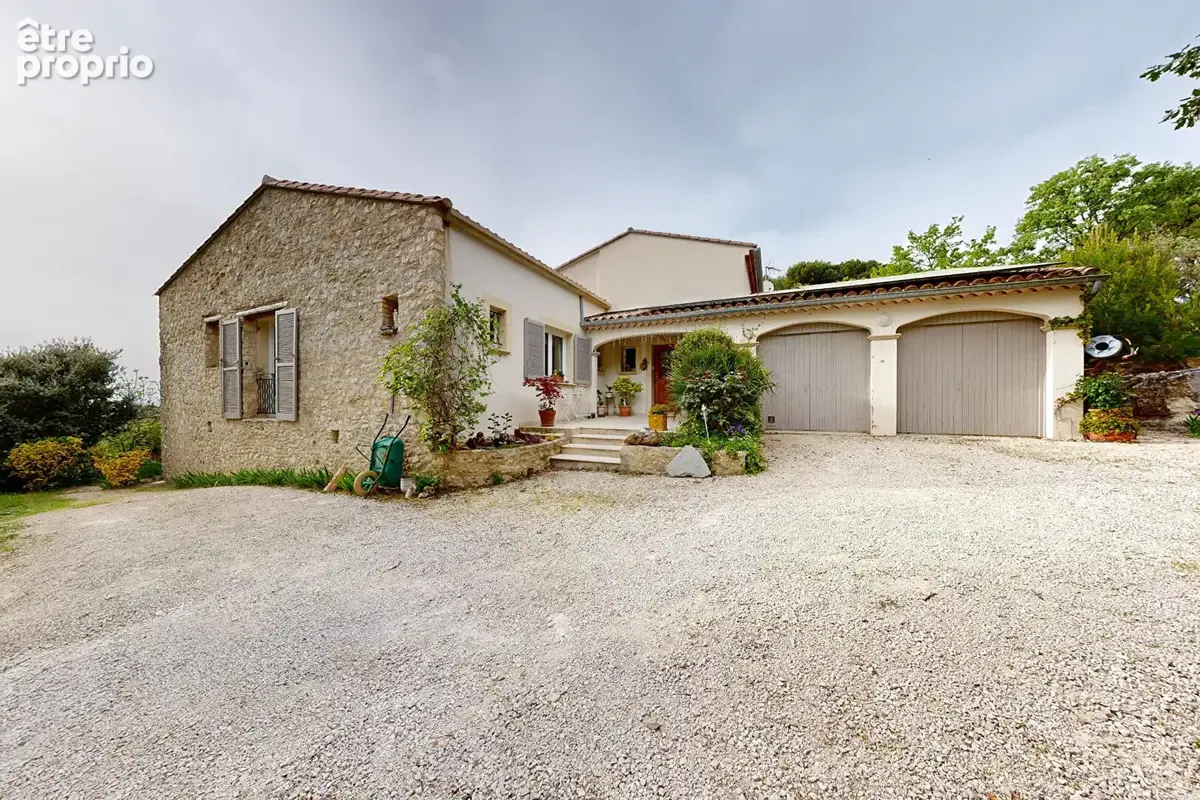 Venasque ? maison de caractère 206 m² avec vue panoramique, 4 chambres, garage double et potentiel studio - photo 12