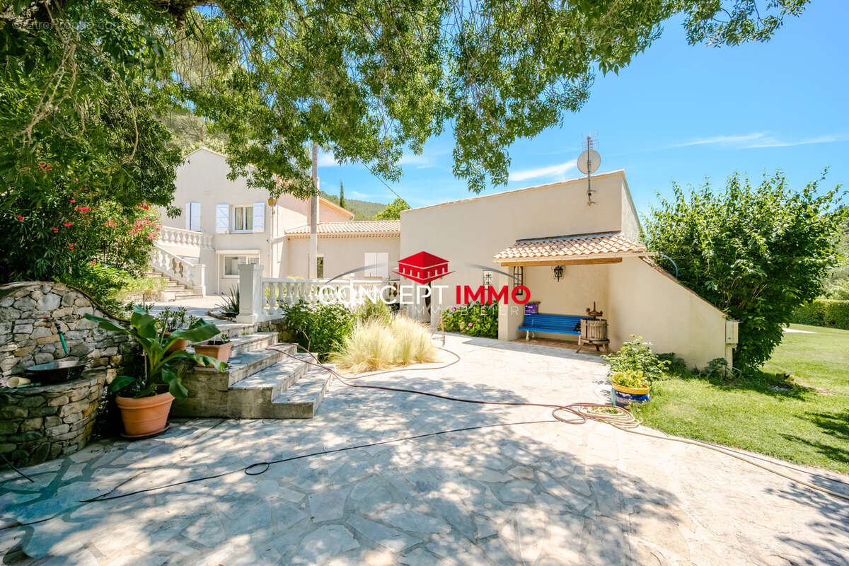 Maison à SOLLIES-TOUCAS