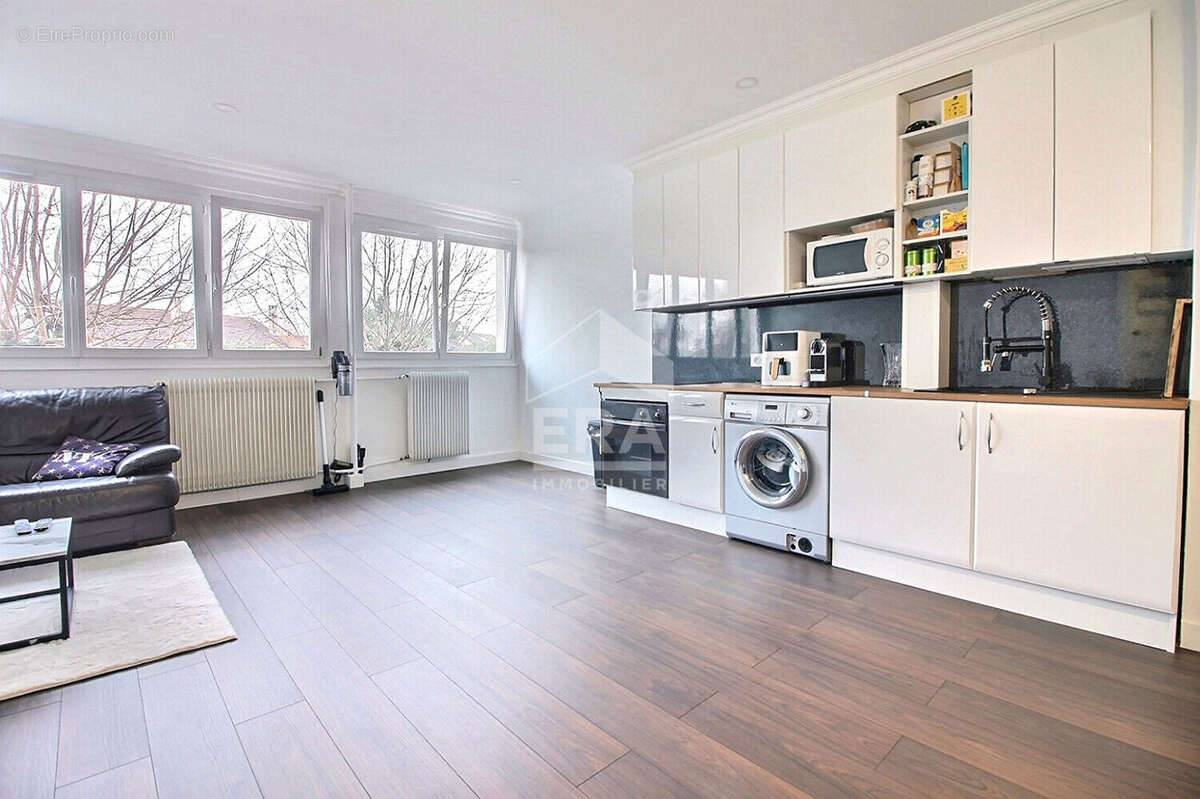 Appartement à VILLENEUVE-LA-GARENNE