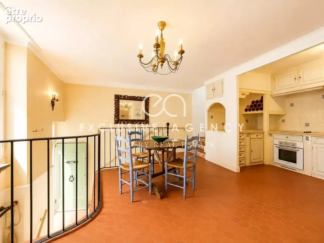 Le Cannet Mairie – Maison de ville 165m² avec terrasse panoramique et vue mer - photo 4