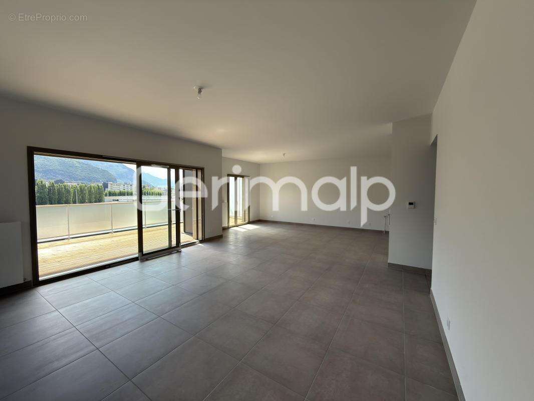 Vente - Appartement - 4 pièces - 113 m² - 850 000 € - - photo 2