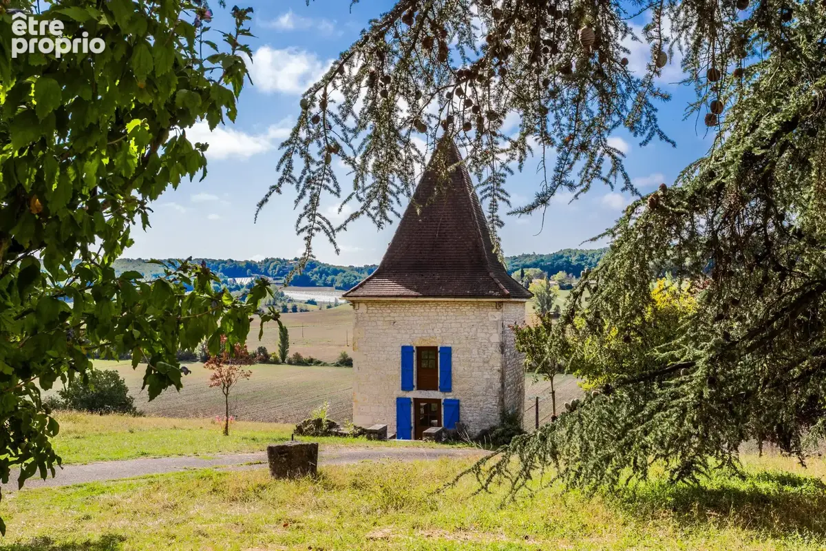 Maison de campagne avec pigeonnier attenant et dépendances - photo 36