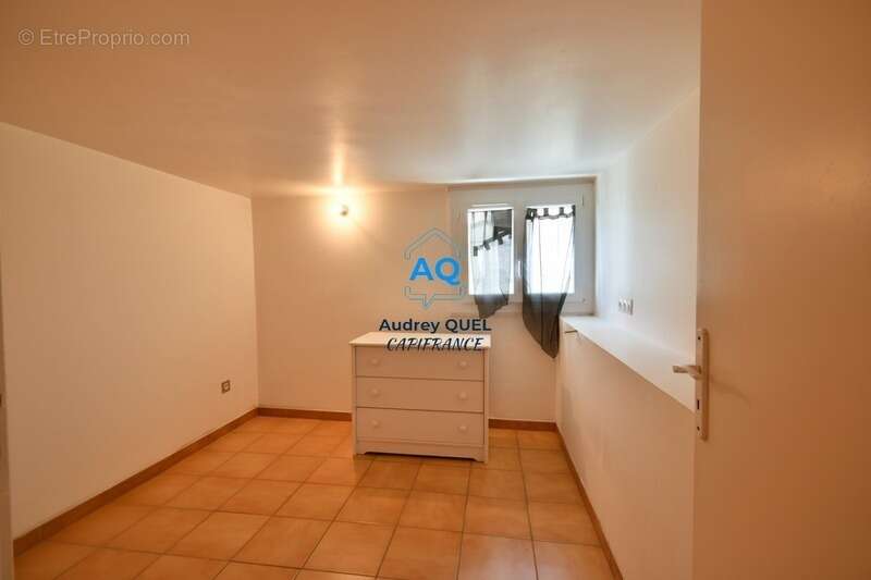 Maison familiale - 6 pièces - 164 m² de surface totale (91m² habitables) avec vue dégagée et fort potentiel – VALSERHONE (01) - photo 11