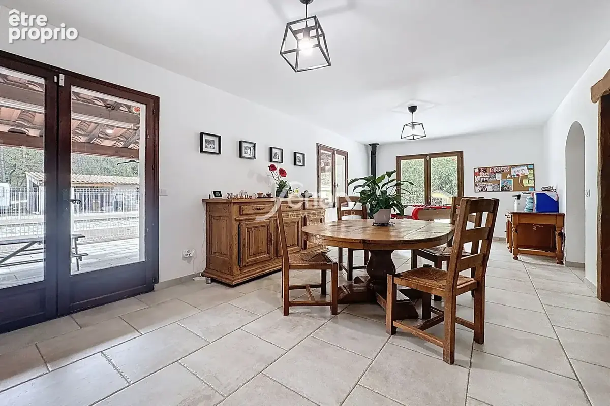 Maison 6 pièces 194 m² à vendre à Callas (83830) - photo 5