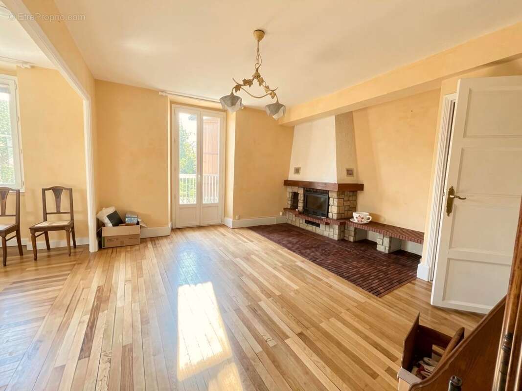   - Appartement à AUBENAS