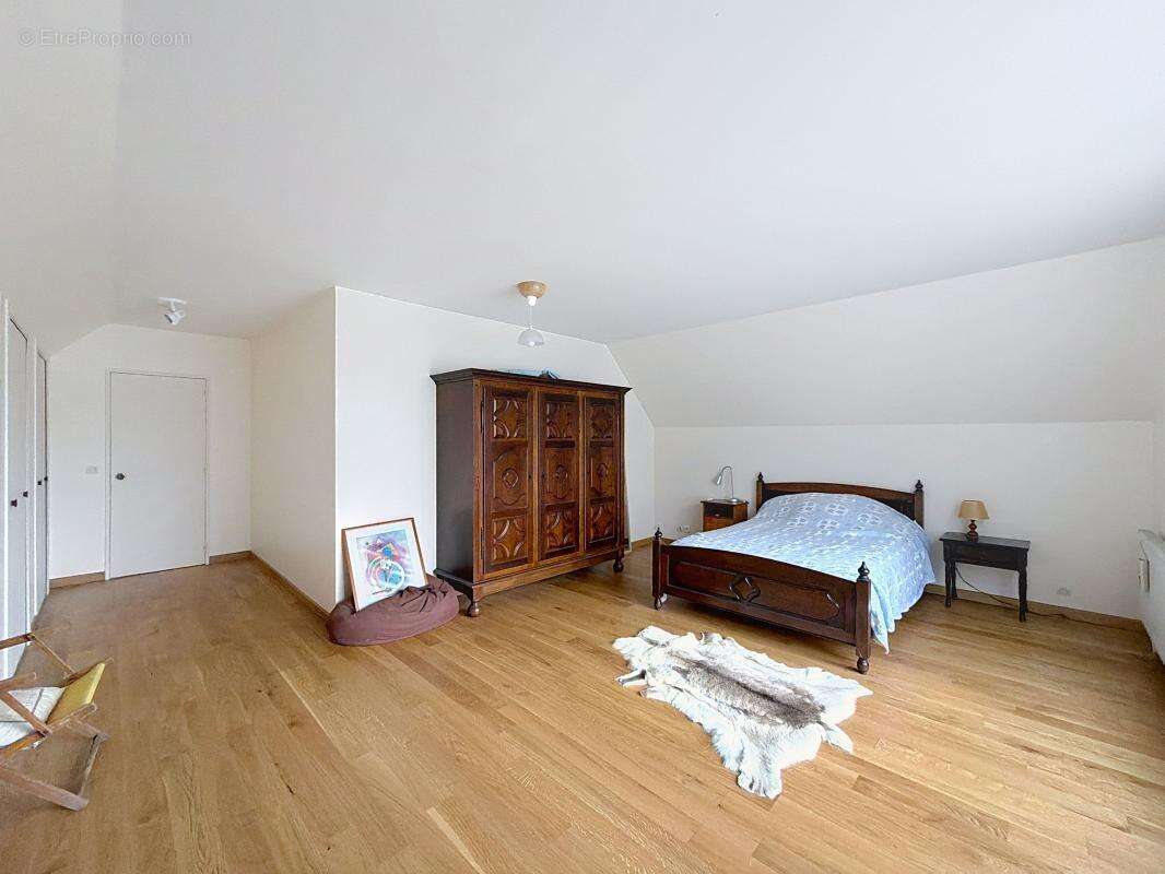 Maison à VOISINS-LE-BRETONNEUX