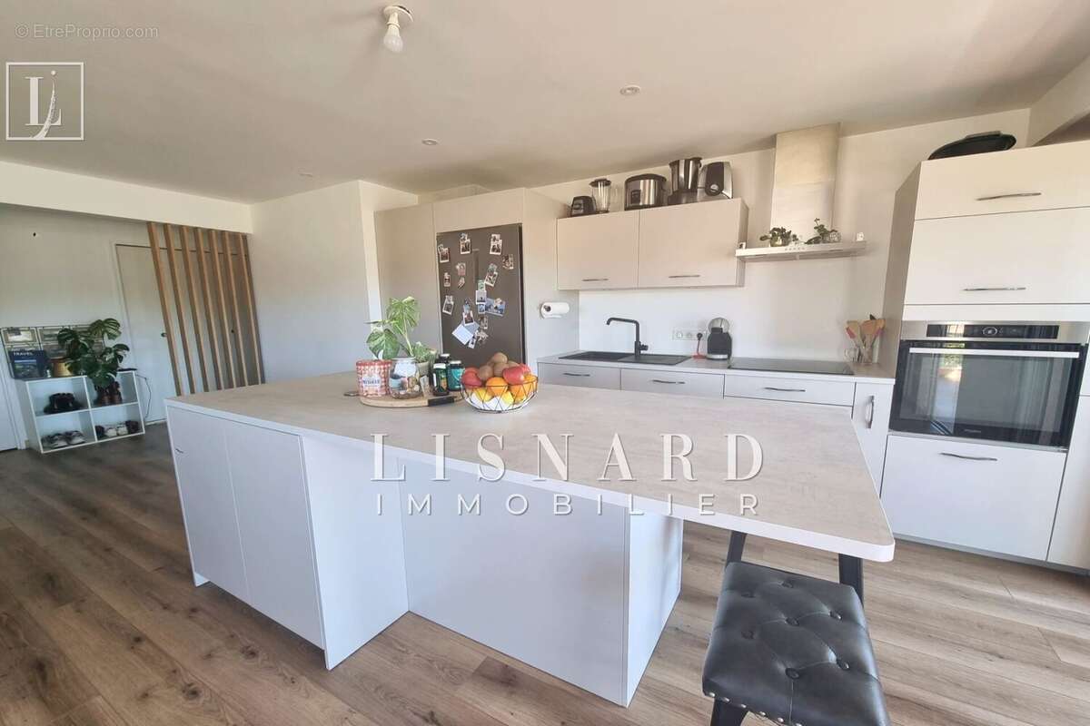 Appartement à VALLAURIS