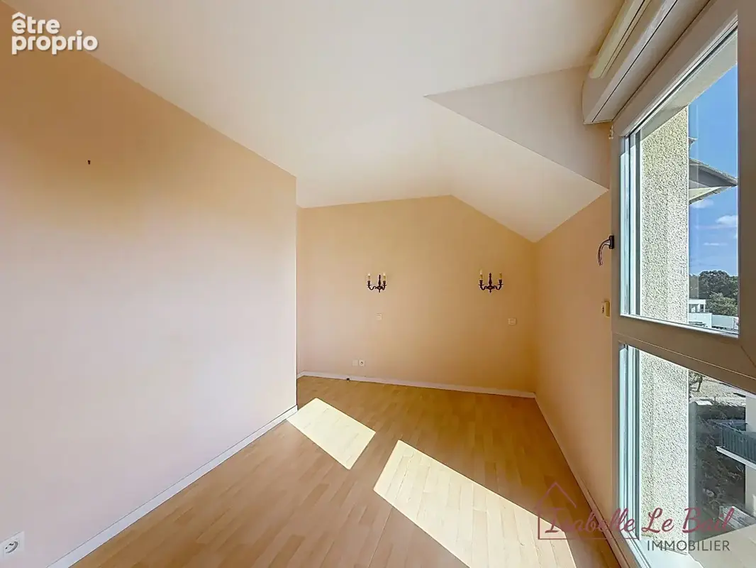 Bruz - appartement t3 - dernier etage - balcon - ascenseur - garage - photo 9