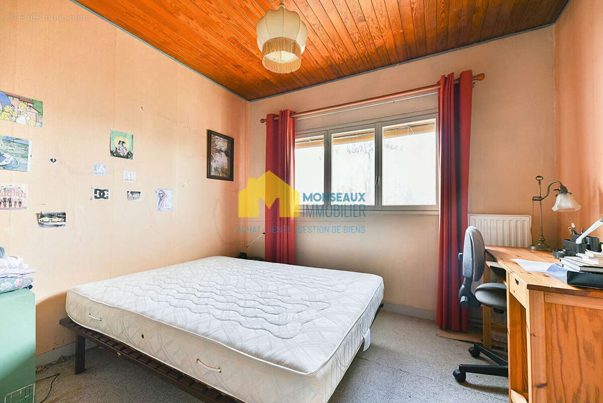 Maison à SAINTE-GENEVIEVE-DES-BOIS