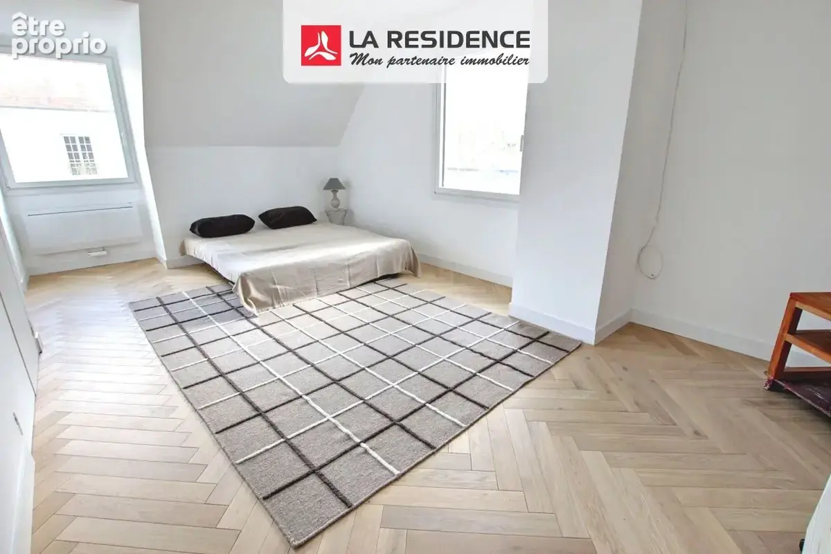Maison 168 m² à Le Mesnil-Saint-Denis  - photo 7
