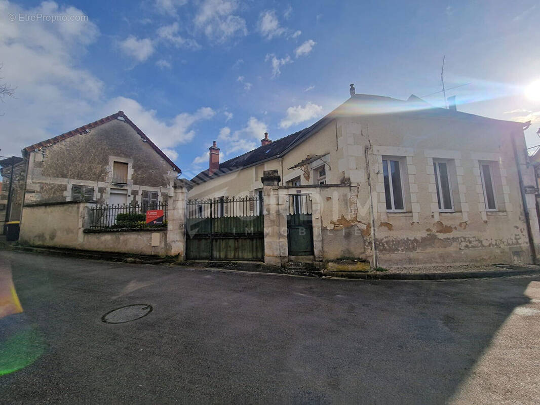 Maison à JUSSY