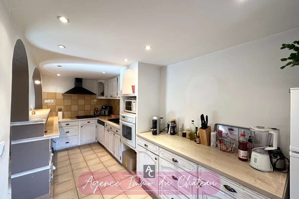 Maison à LA ROQUEBRUSSANNE