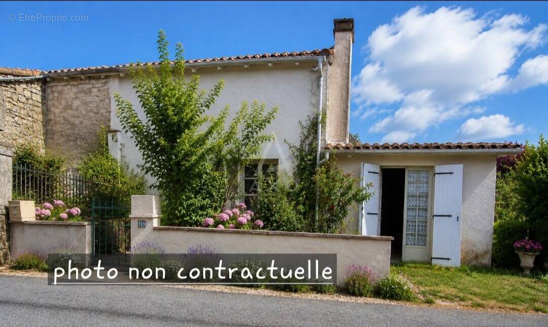 Maison à CHAZELLES
