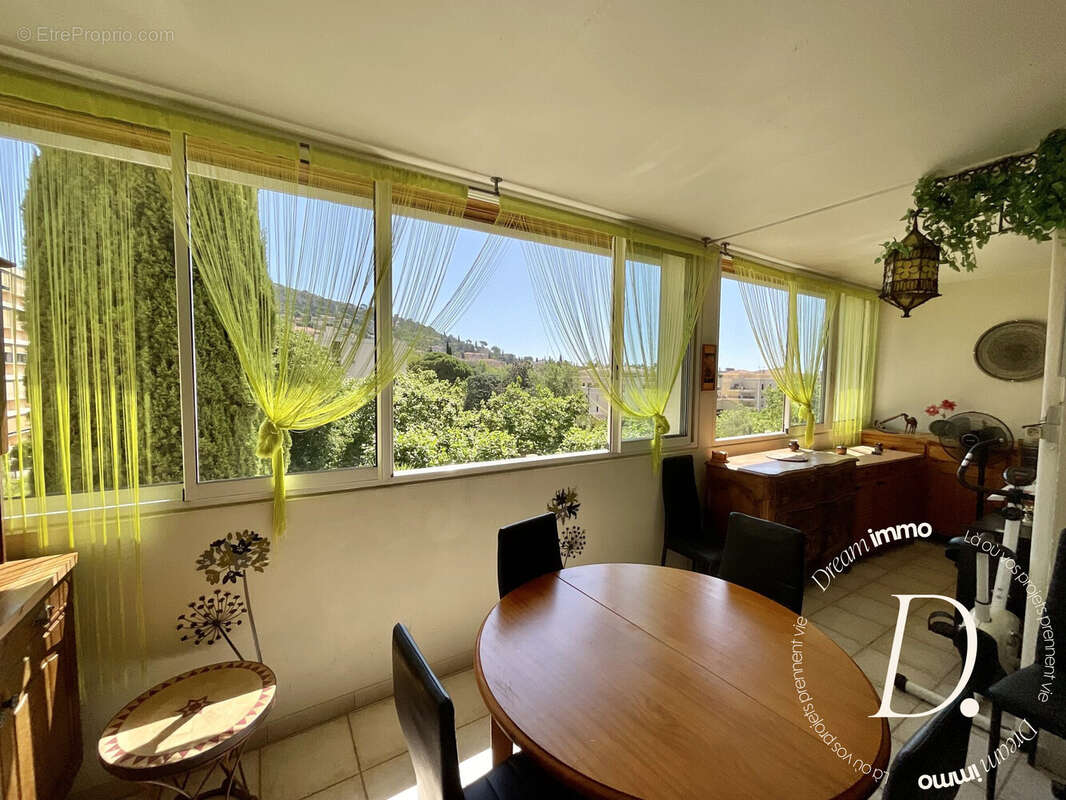 Appartement à HYERES