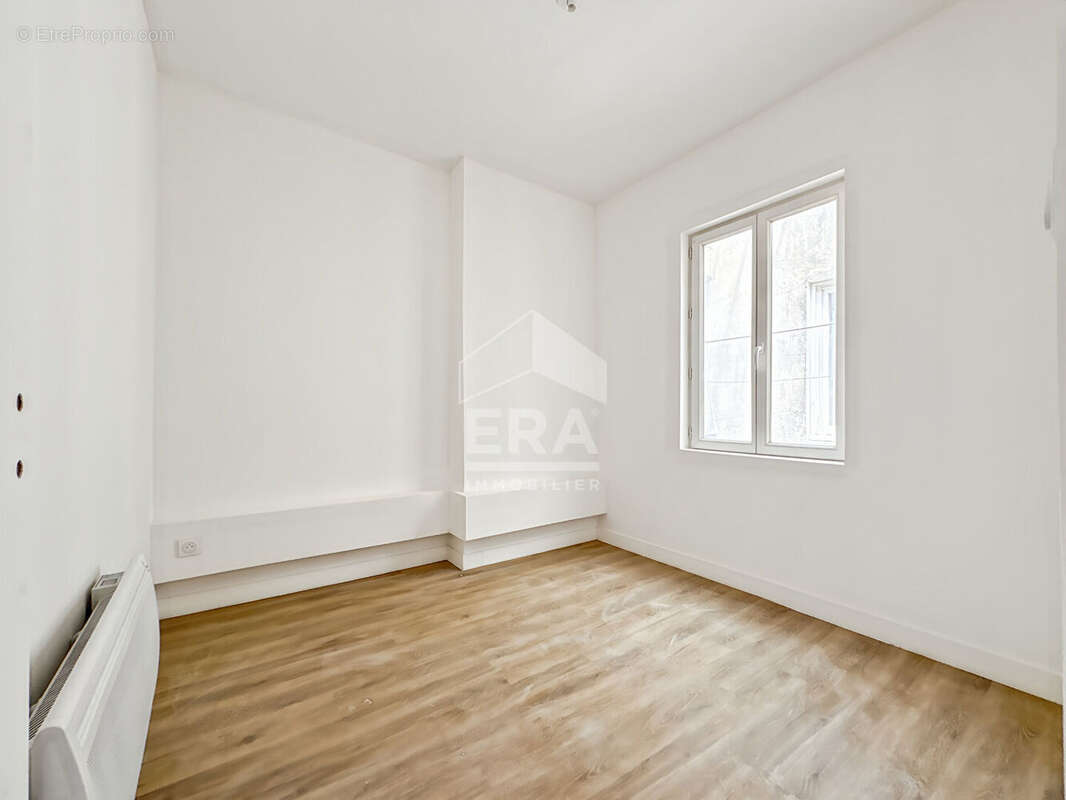 Appartement à MARSEILLE-4E