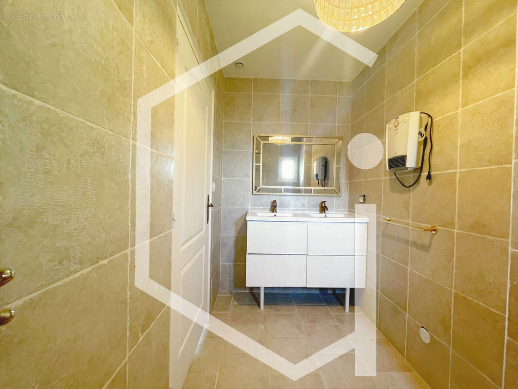 Maison à LA CHARITE-SUR-LOIRE