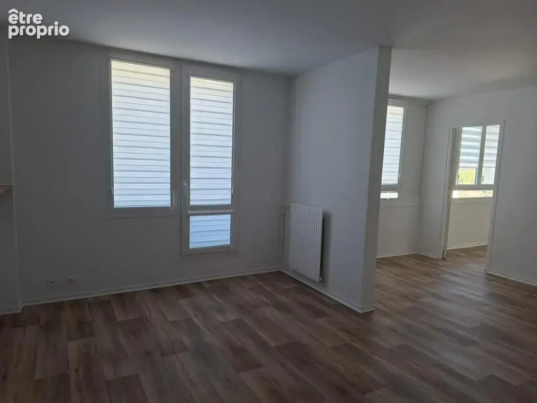Trappes centre – appartement t5 rénové avec balcon – proche gare - photo 5