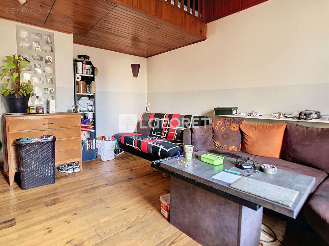 Appartement à VOUZIERS