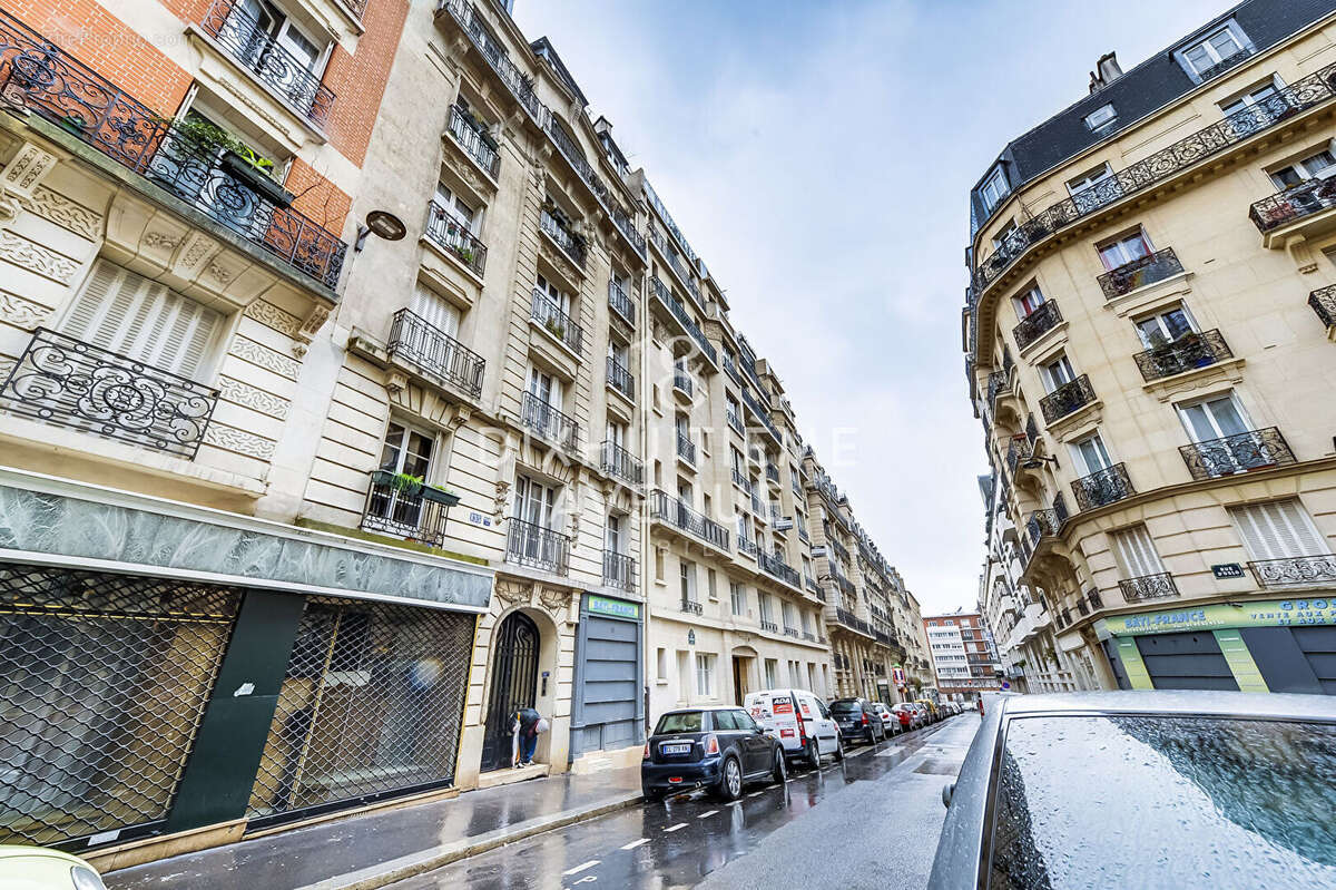 Appartement à PARIS-18E