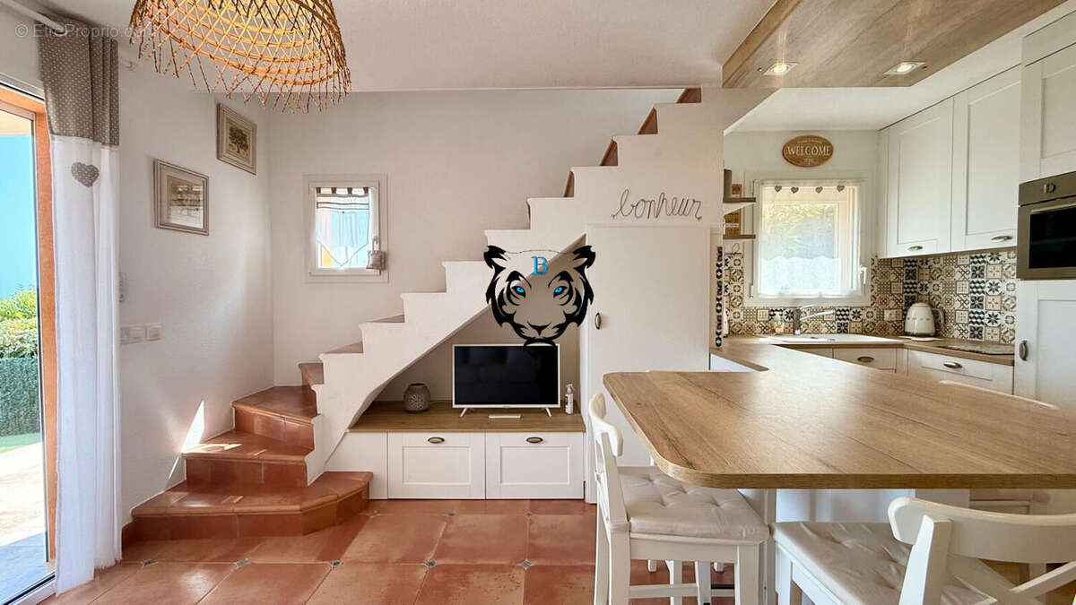 Maison à LES ISSAMBRES