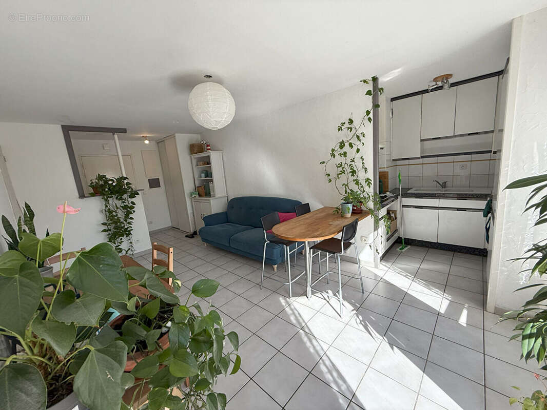 Appartement à SAINT-GENIS-LES-OLLIERES