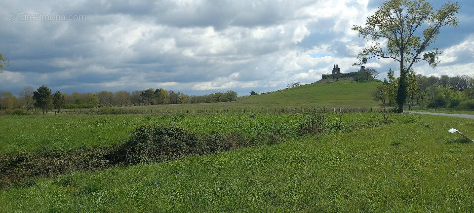 Terrain à CARSAC-DE-GURSON